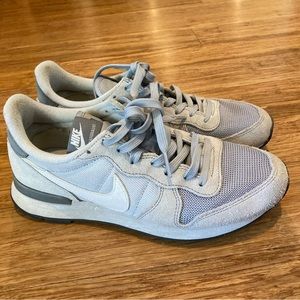 Nike Internationalist